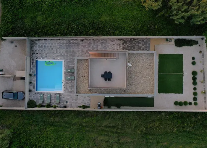 Holiday House Sara With Heated Pool