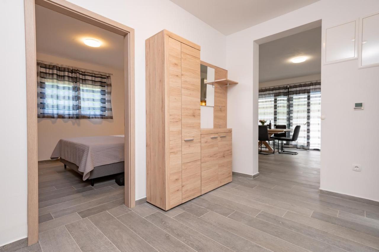 Holiday House Sara With Heated Pool Privlaka (Zadar)