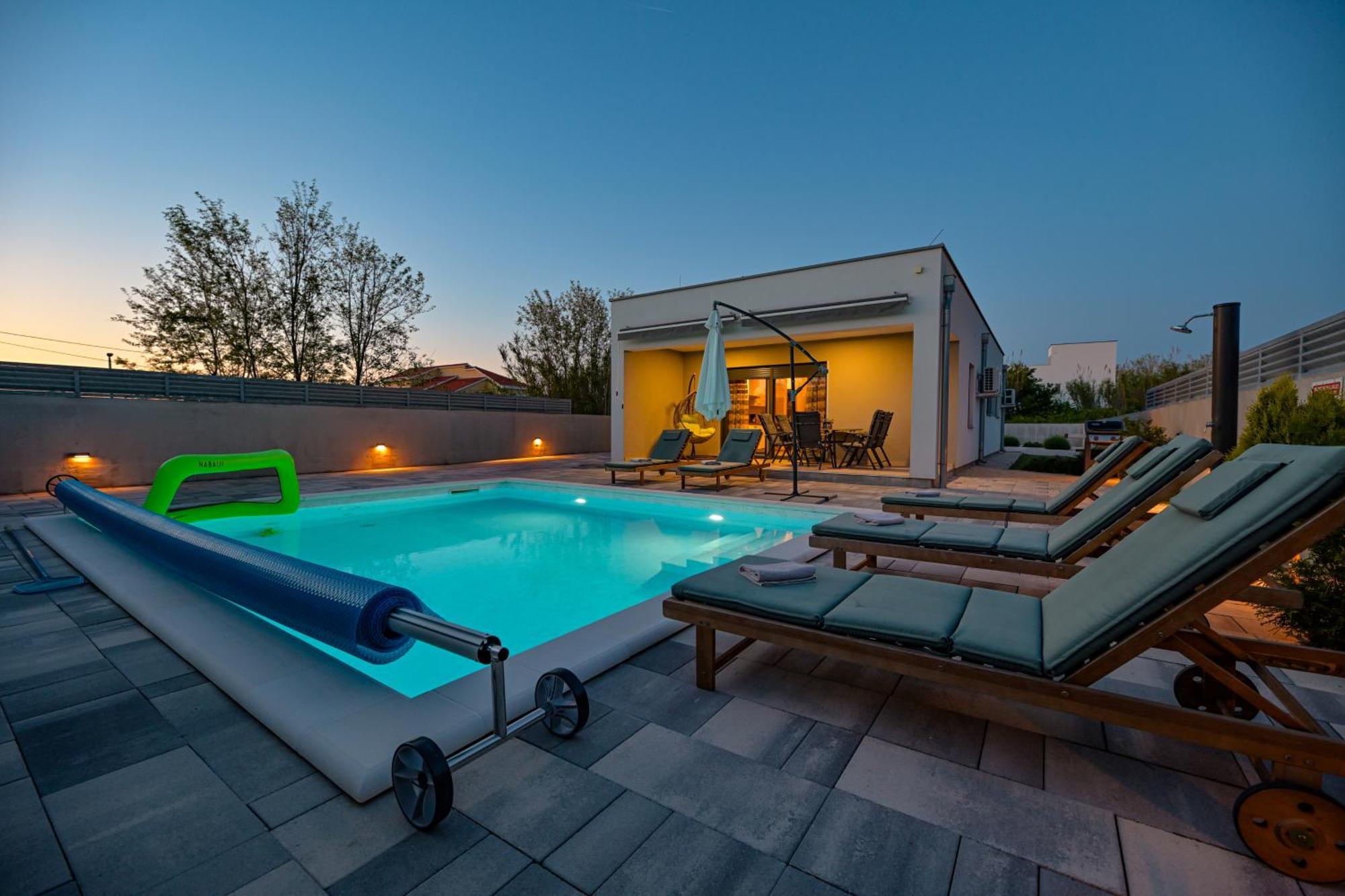 Holiday home House Sara With Heated Pool Privlaka (Zadar)