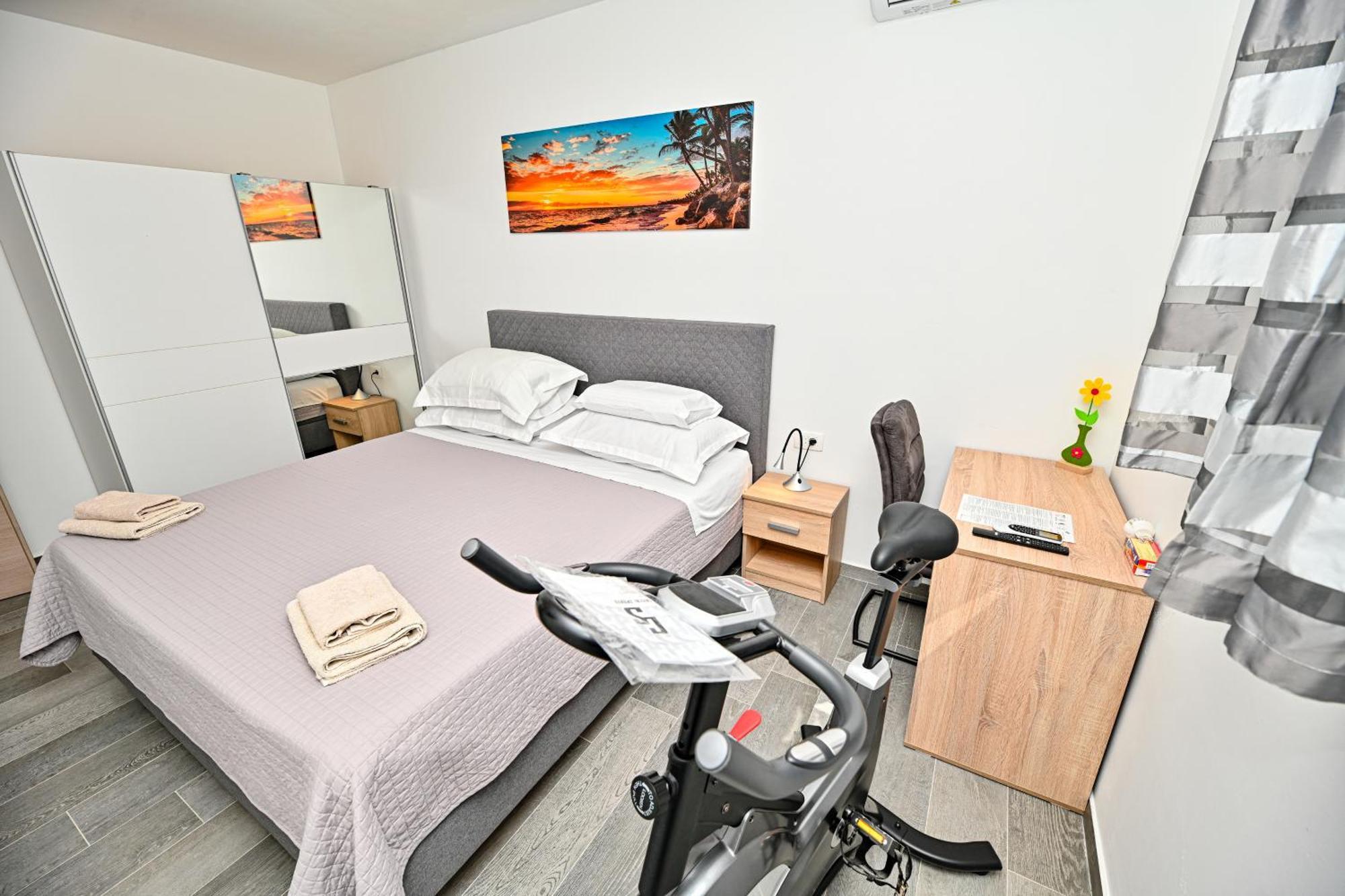 Holiday home House Sara With Heated Pool Privlaka (Zadar)